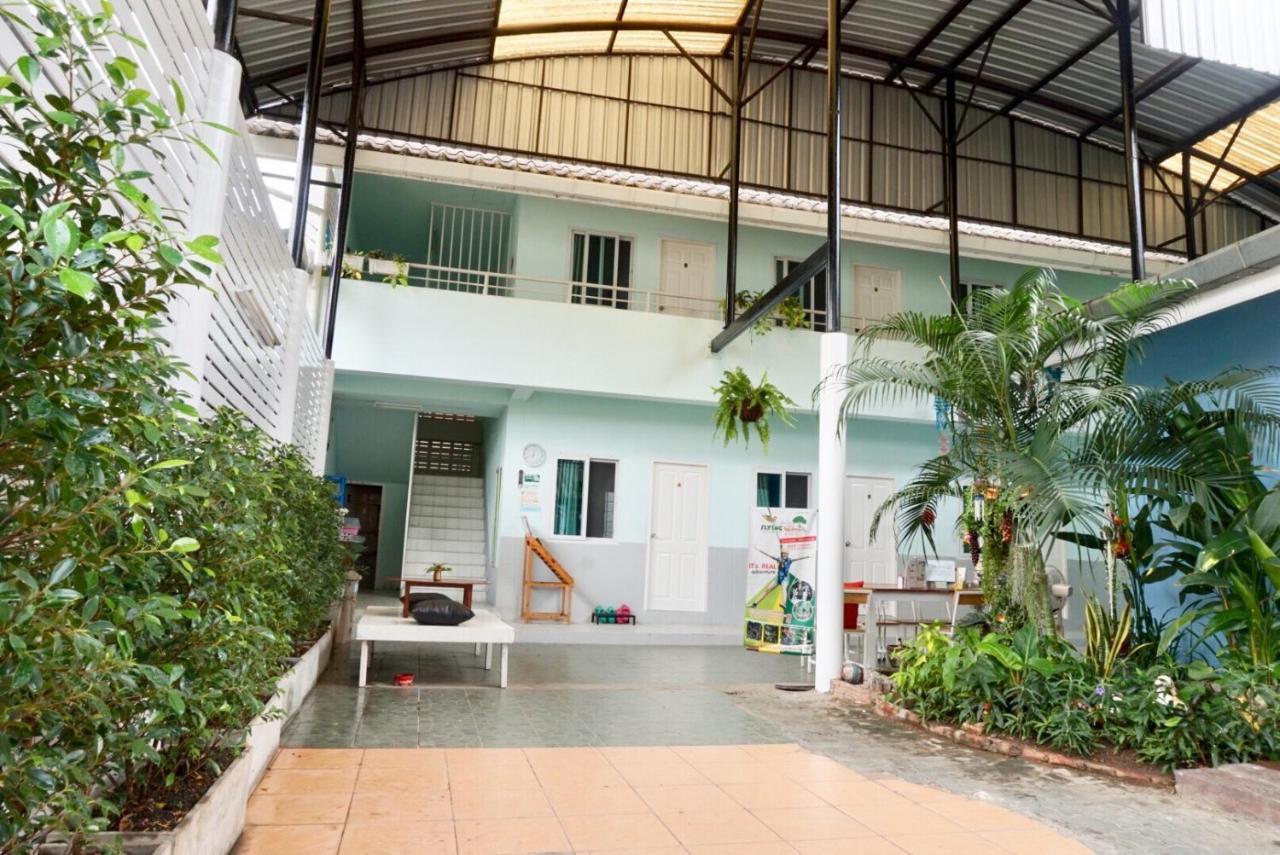 Chongrak Guesthouse Chiang Mai Buitenkant foto